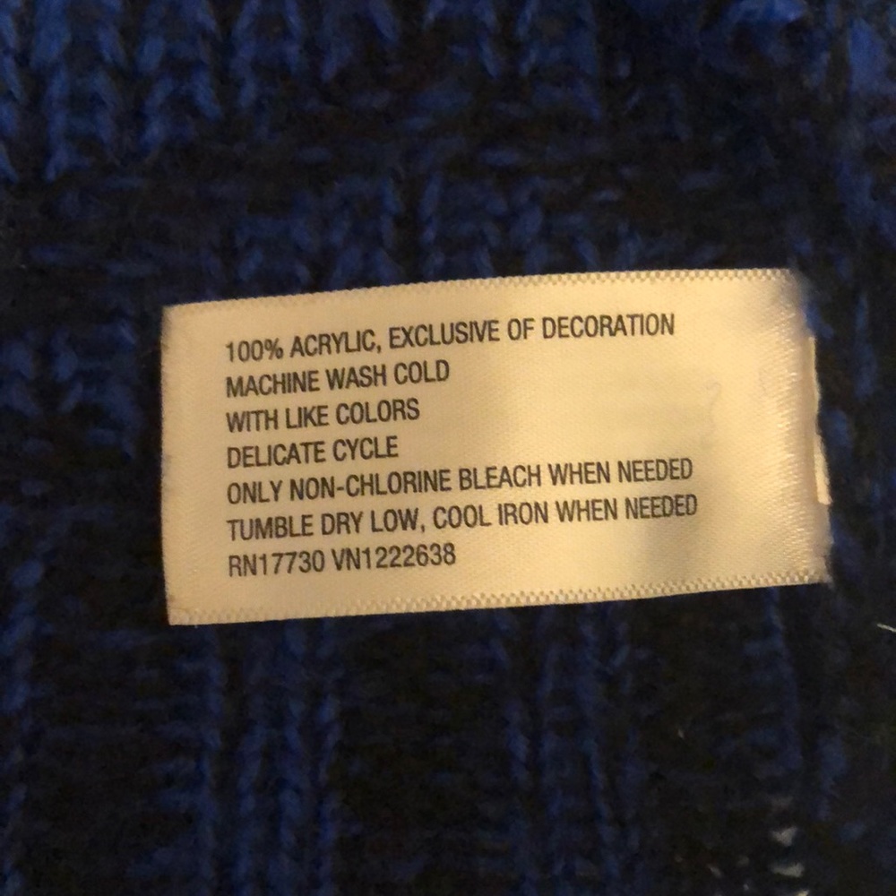 Blue Aztec sweater - Picture 7 of 8